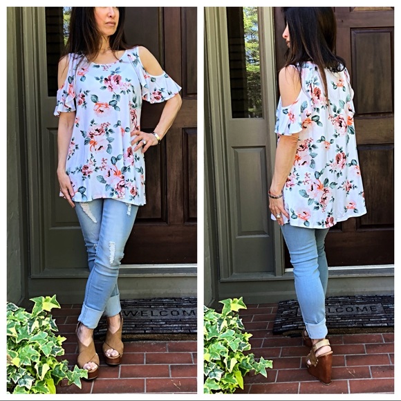 ✨CLEARANCE SALE ✨Floral cold shoulder top - Picture 3 of 8